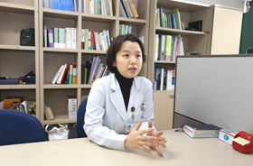 김진영 교수님 사진2